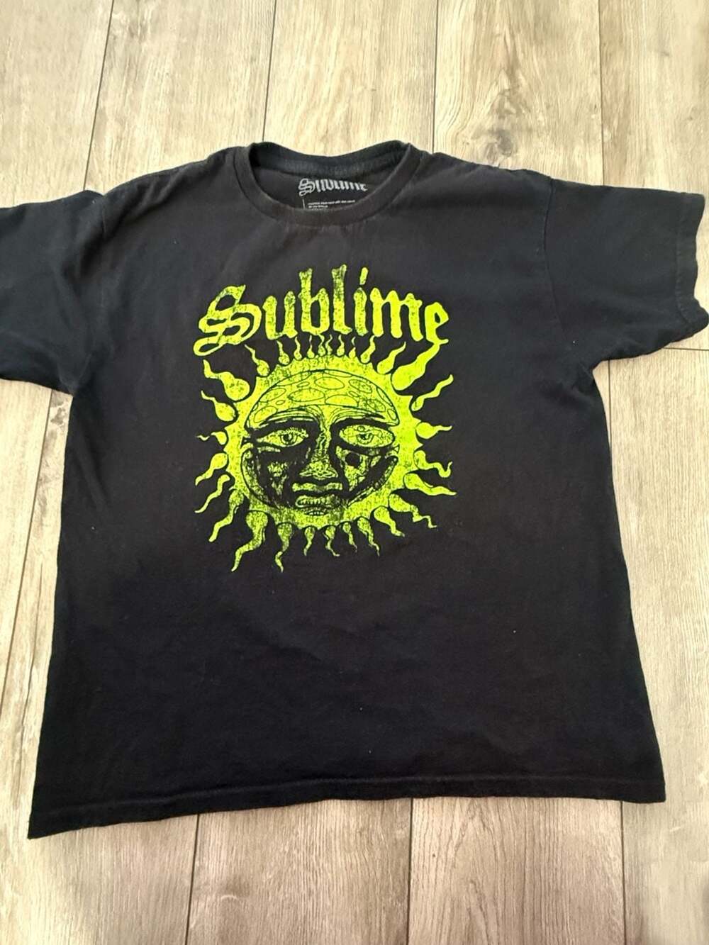 Sublime Black Short Sleeve T-Shirt with Neon Green Sun Graphic Size Youth Large